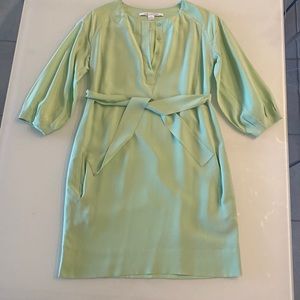 Mint green 100% silk Diane con Furstenberg dress